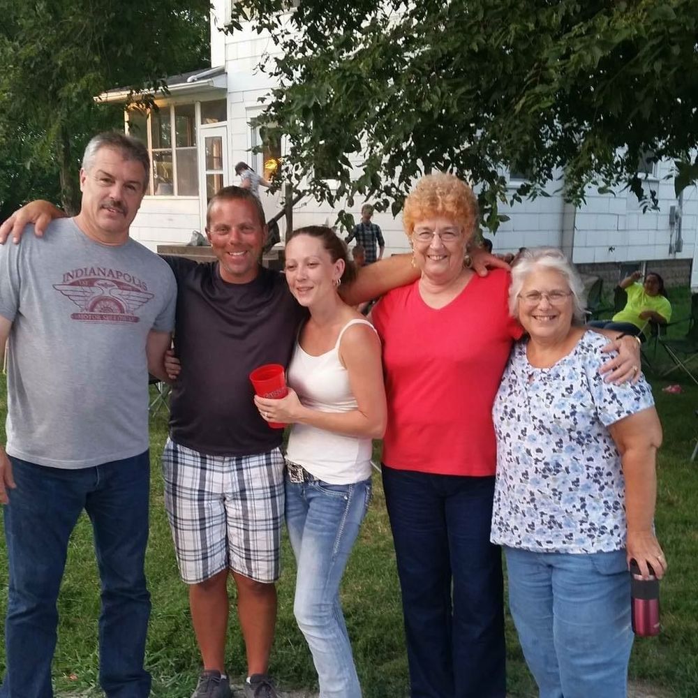 Meet your Posher, Crystal